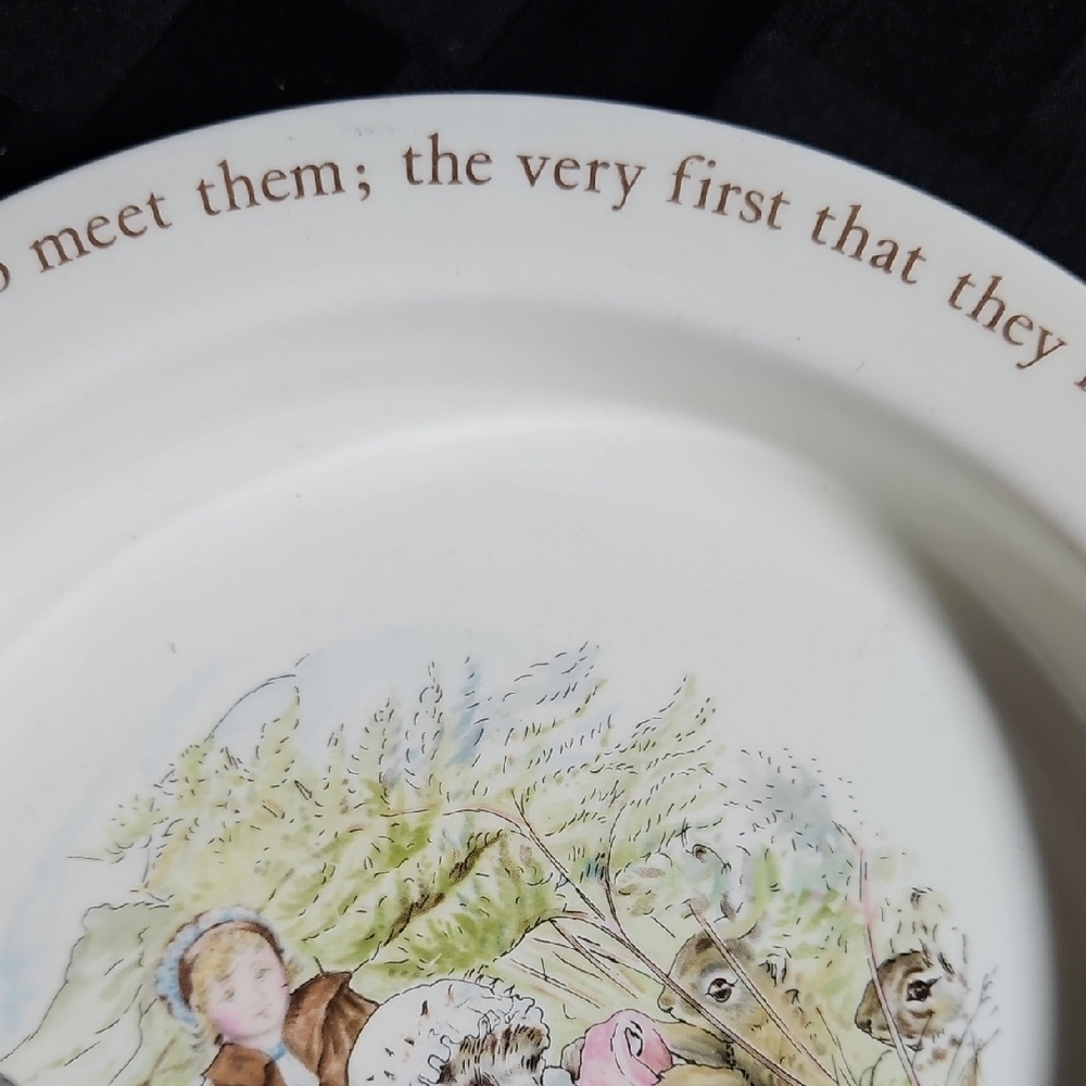 Wedgwood's Beatrix Potter - Mrs Tiggy-Winkle Porcelain Porringer Rimmed Bowl - Picture 7 of 10